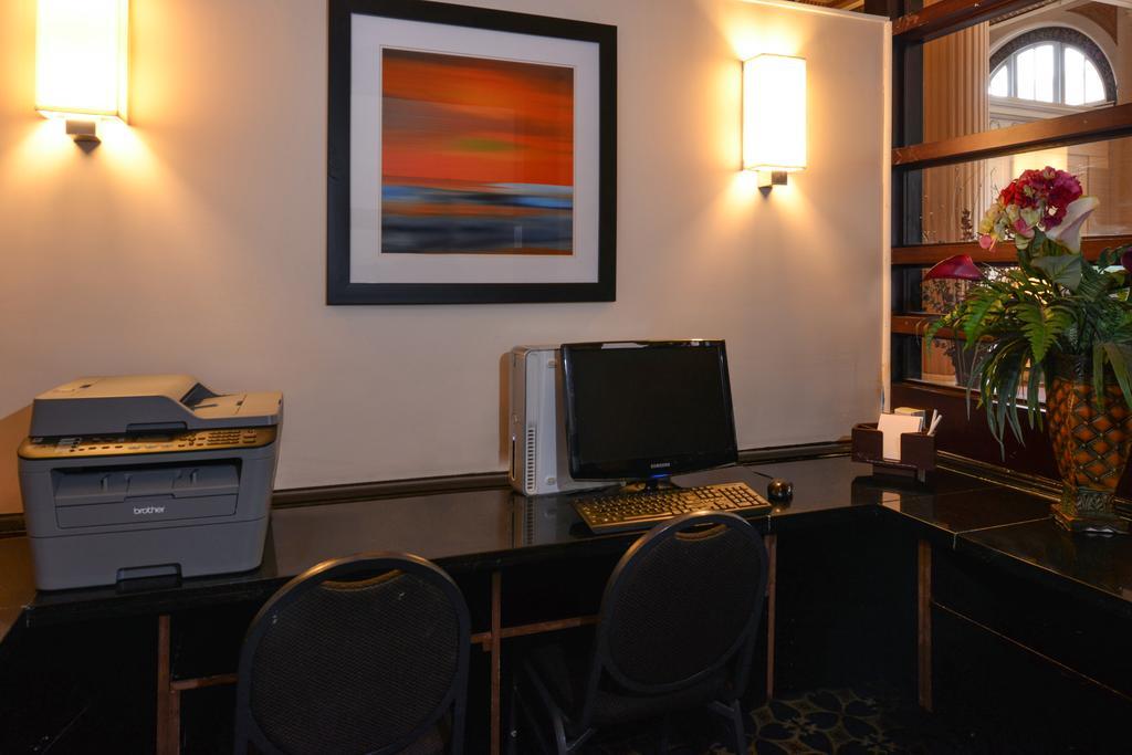 Baltimore Plaza Hotel Extérieur photo